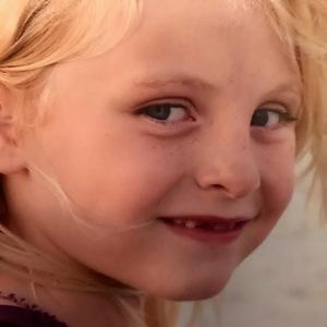 Meet your Posher, Sara charles